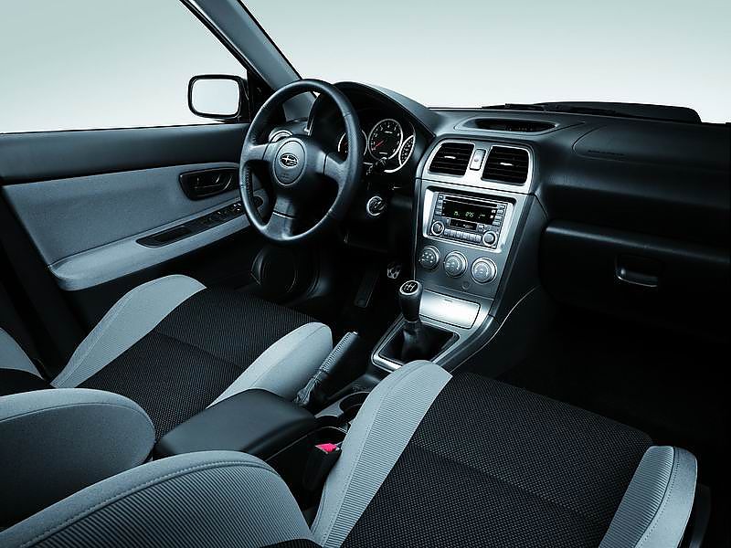 07款翼豹自动档2.0R内饰