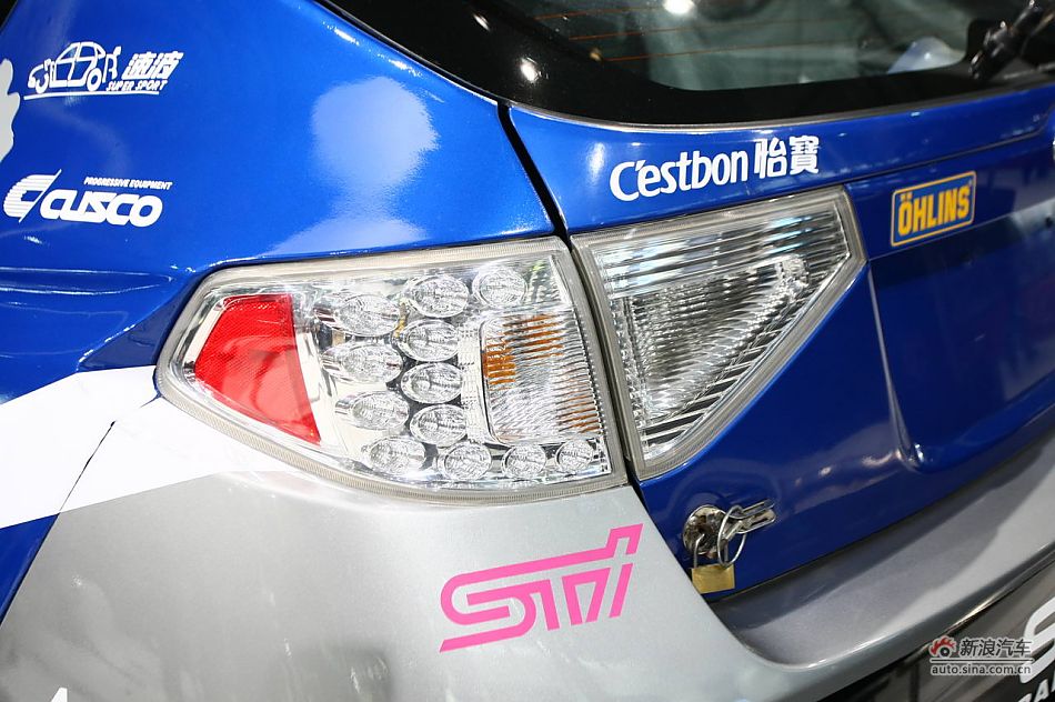 斯巴鲁翼豹STi改装赛车