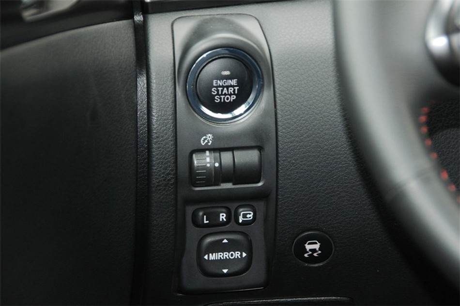 2011款 2.5T MT WRX STI 内饰