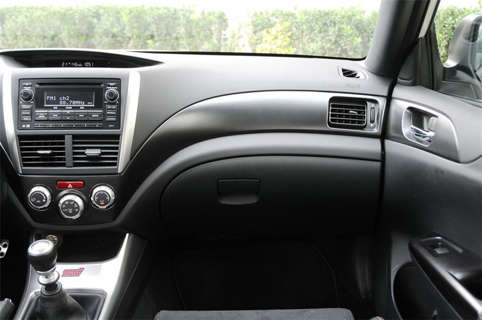 2011款 2.5T MT WRX STI 内饰