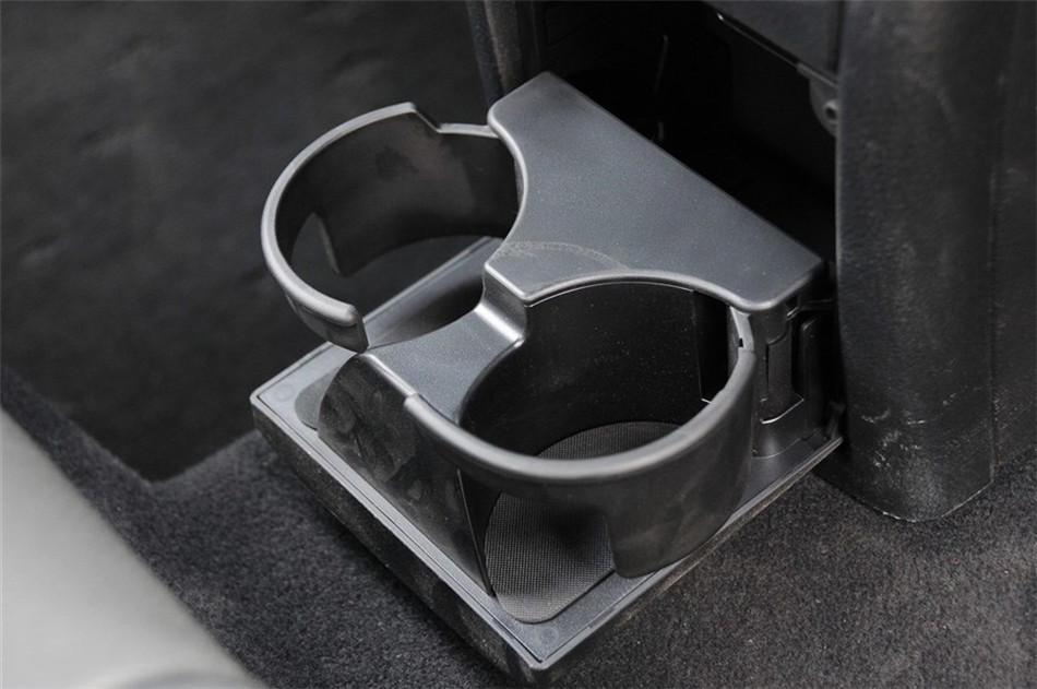 2011款 2.5T MT WRX STI 座椅空间