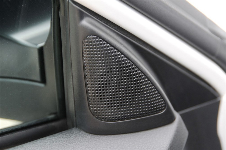 2011款 2.5T MT WRX STI 座椅空间