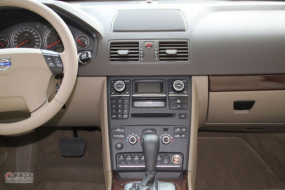 2010款沃尔沃XC90 3.2