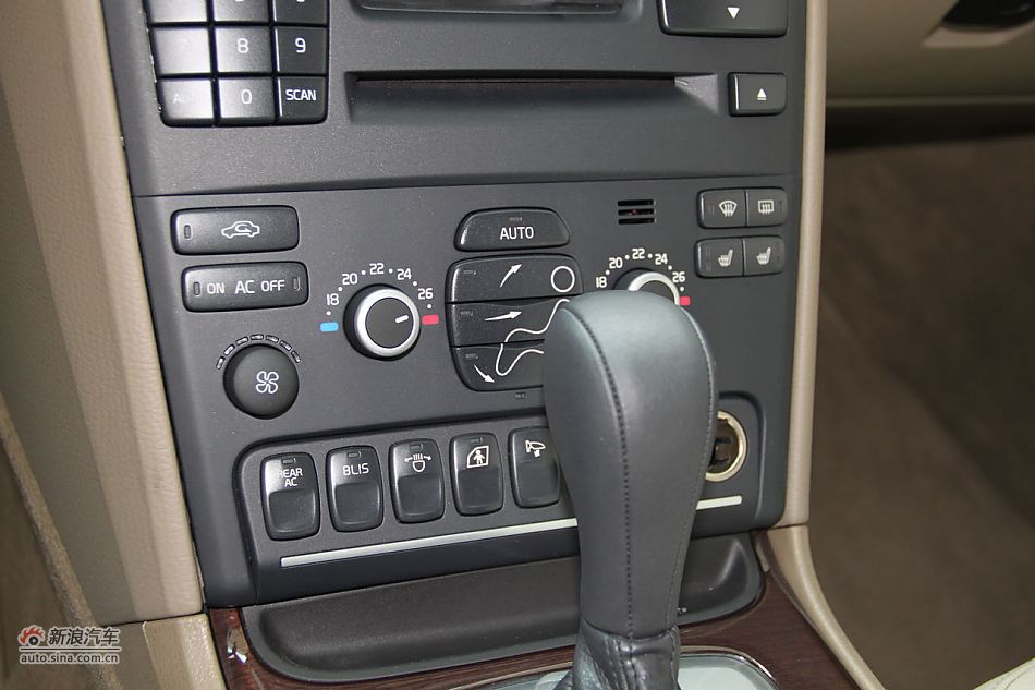 2010款沃尔沃XC90 3.2