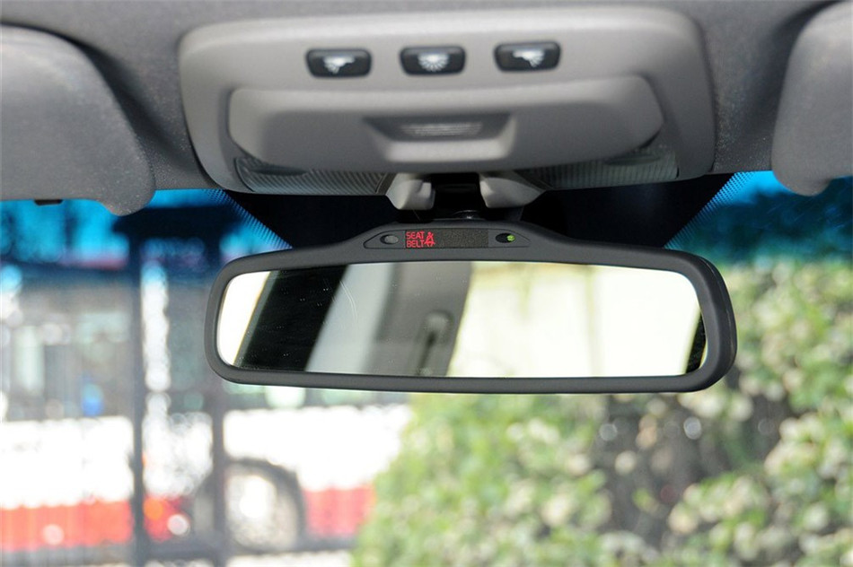 沃尔沃XC90 2013款 2.5T AT 行政升级版