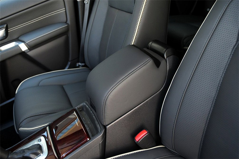 沃尔沃XC90 2013款 2.5T AT 行政升级版