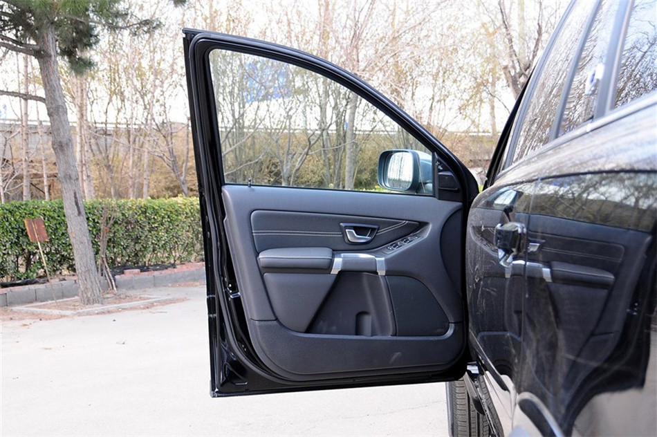 沃尔沃XC90 2013款 2.5T AT 行政升级版