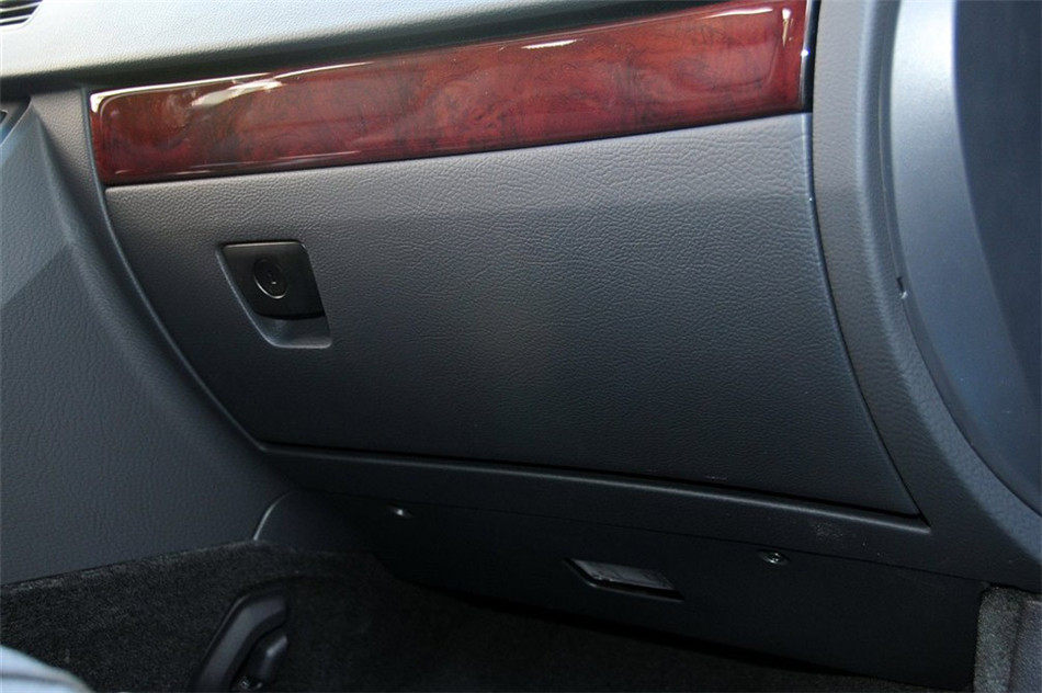 沃尔沃XC90 2013款 2.5T AT 行政升级版