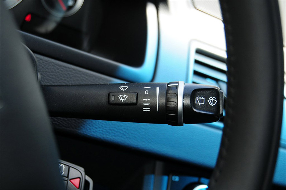 沃尔沃XC90 2013款 2.5T AT 行政升级版