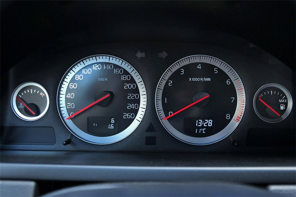 沃尔沃XC90 2013款 2.5T AT 行政升级版