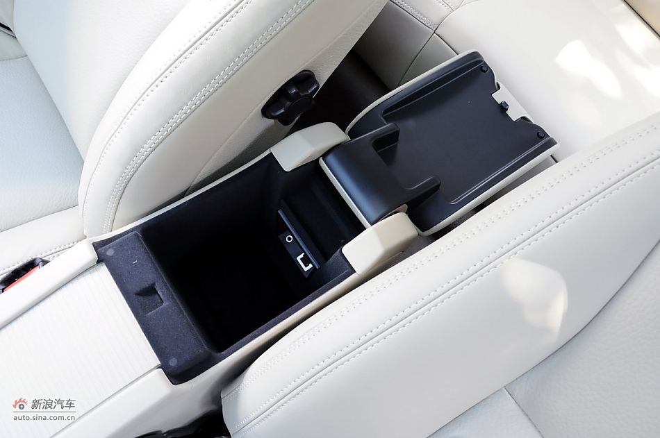 2012款沃尔沃XC60实拍