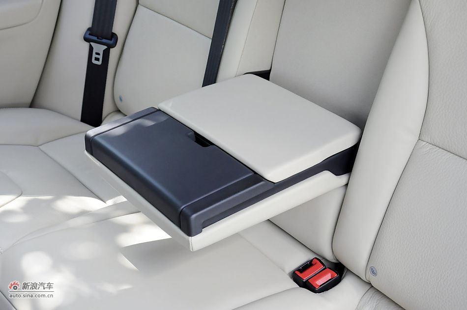 2012款沃尔沃XC60实拍