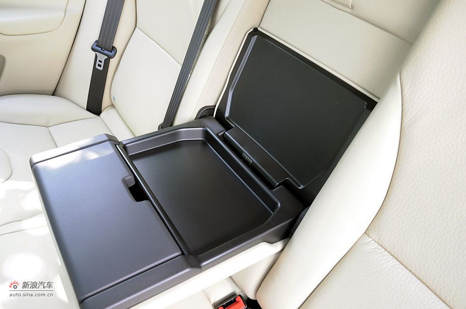 2012款沃尔沃XC60实拍