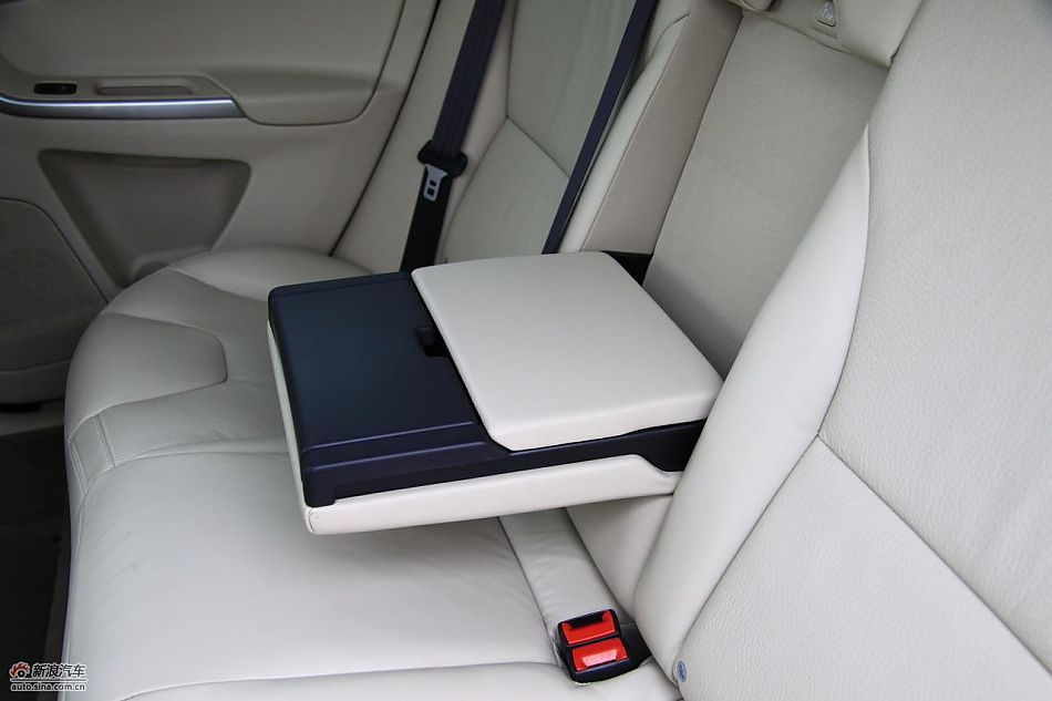 沃尔沃XC60内饰实拍图