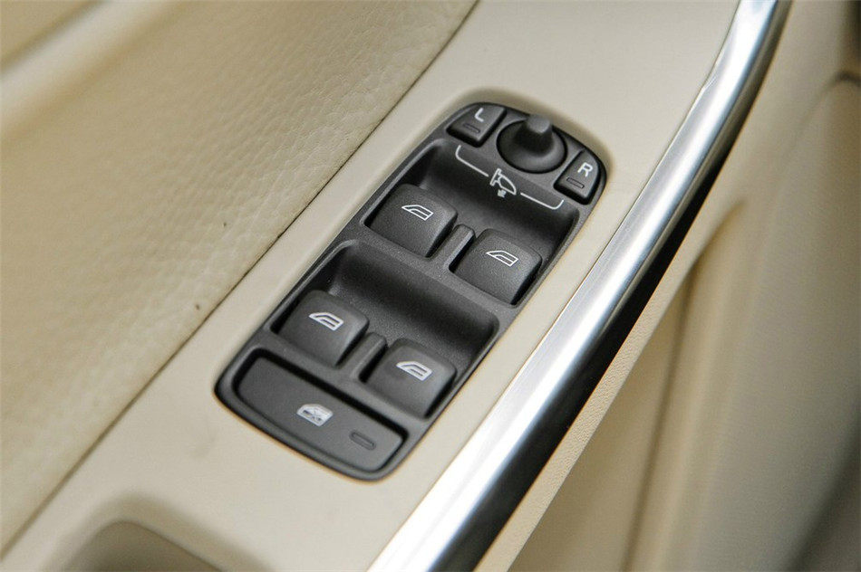 沃尔沃XC60 2014款 T5 智逸版 空间