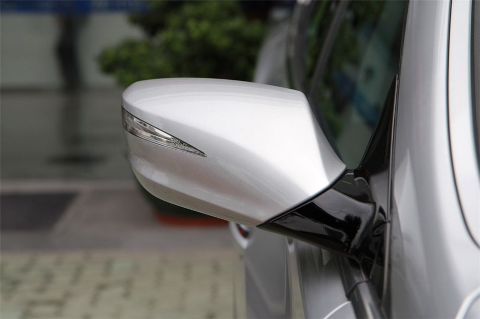 2011款雅尊2.4L自动旗舰版