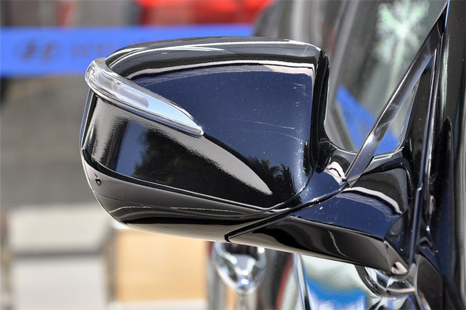 2013款进口胜达3.0豪华版四驱7座