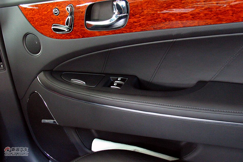 雅科仕3.8L豪华版