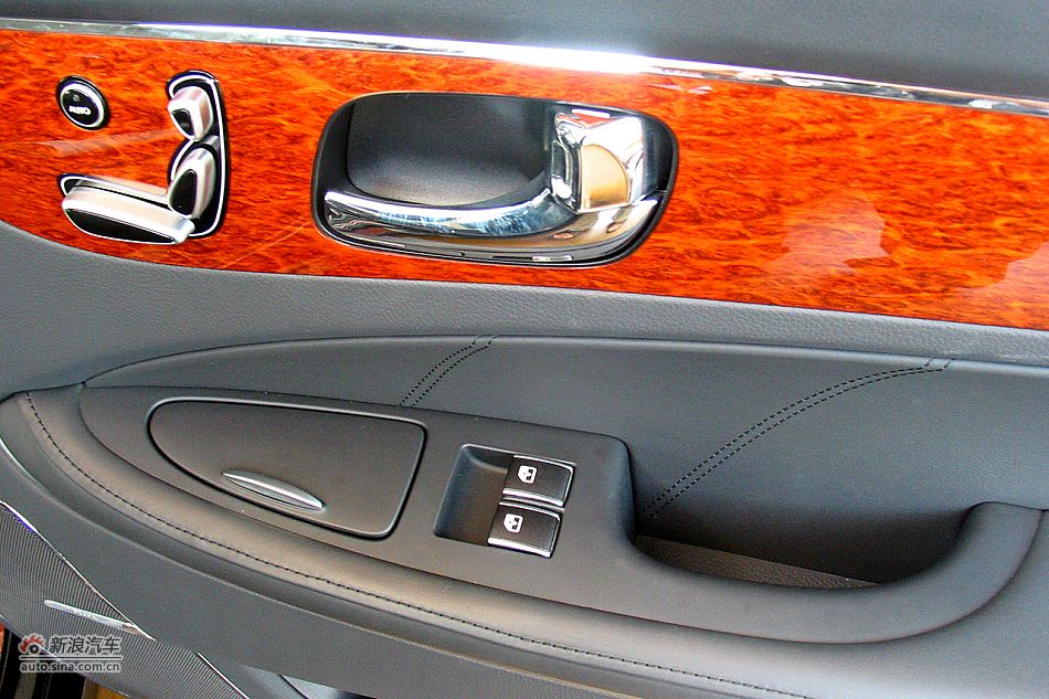 雅科仕3.8L豪华版