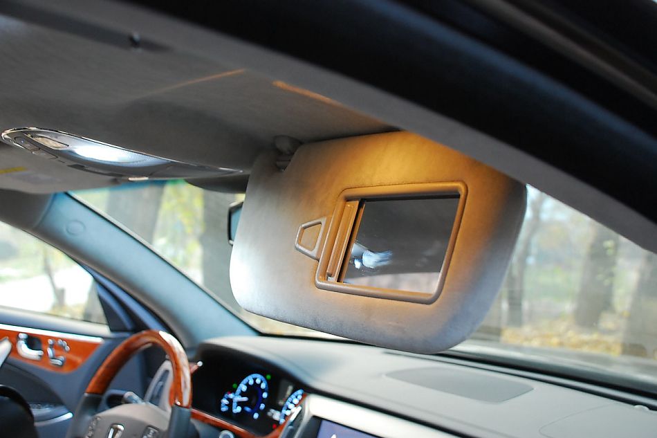 现代EQUUS雅科仕内饰