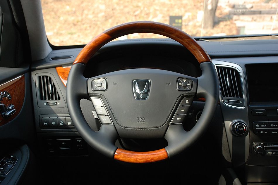 现代EQUUS雅科仕内饰