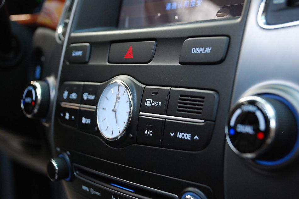 现代EQUUS雅科仕内饰