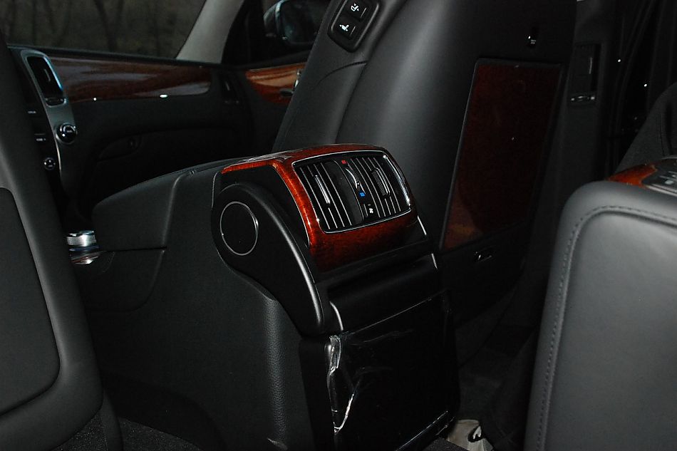 现代EQUUS雅科仕内饰