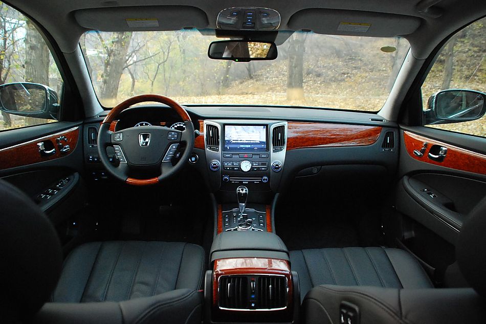 现代EQUUS雅科仕内饰