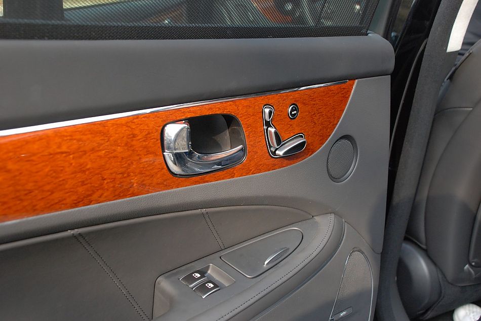 现代EQUUS雅科仕内饰