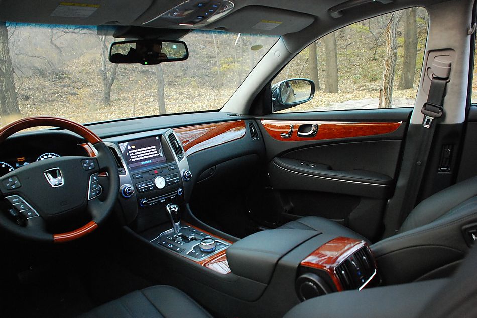 现代EQUUS雅科仕内饰