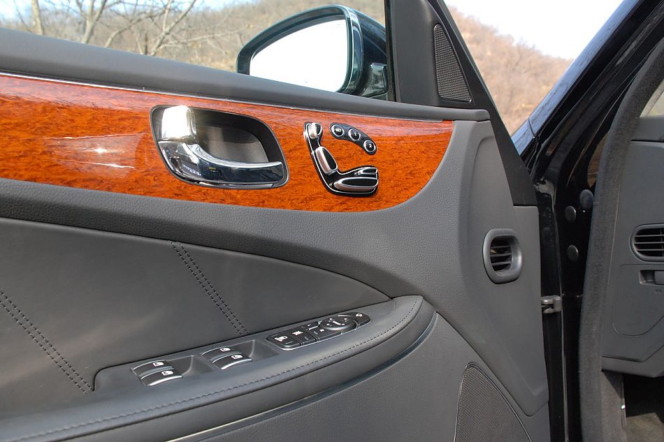 现代EQUUS雅科仕内饰