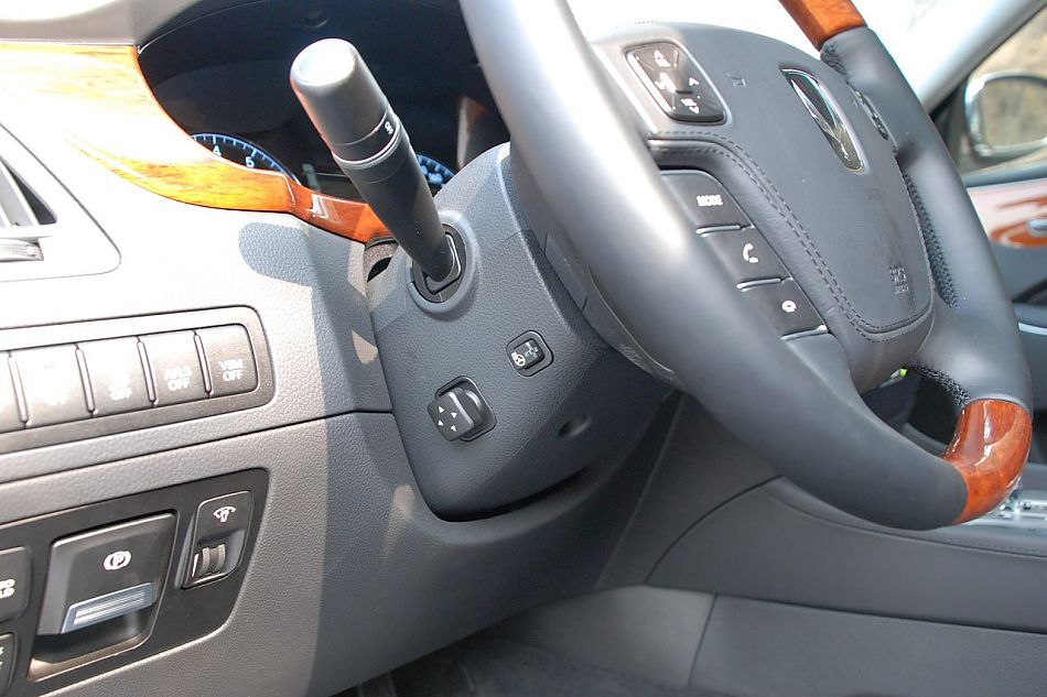 现代EQUUS雅科仕内饰