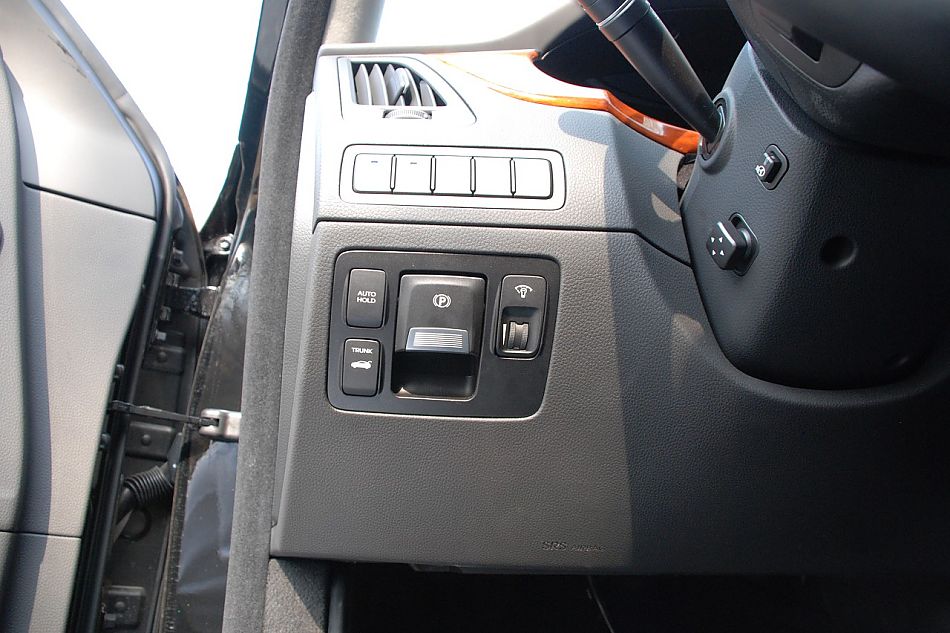 现代EQUUS雅科仕内饰