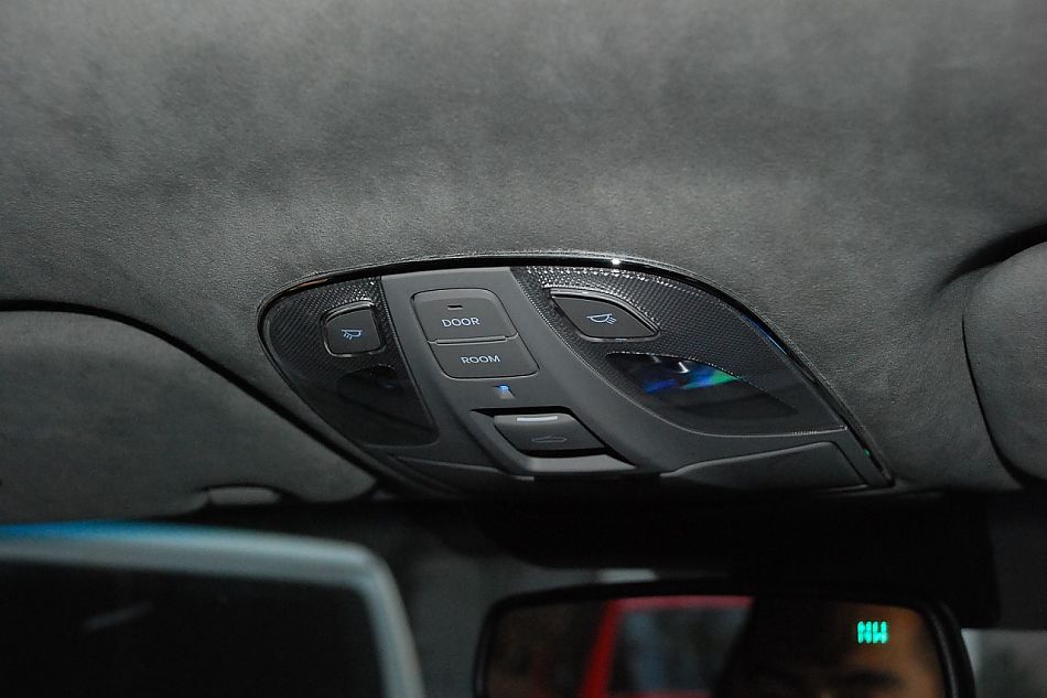 现代EQUUS雅科仕内饰