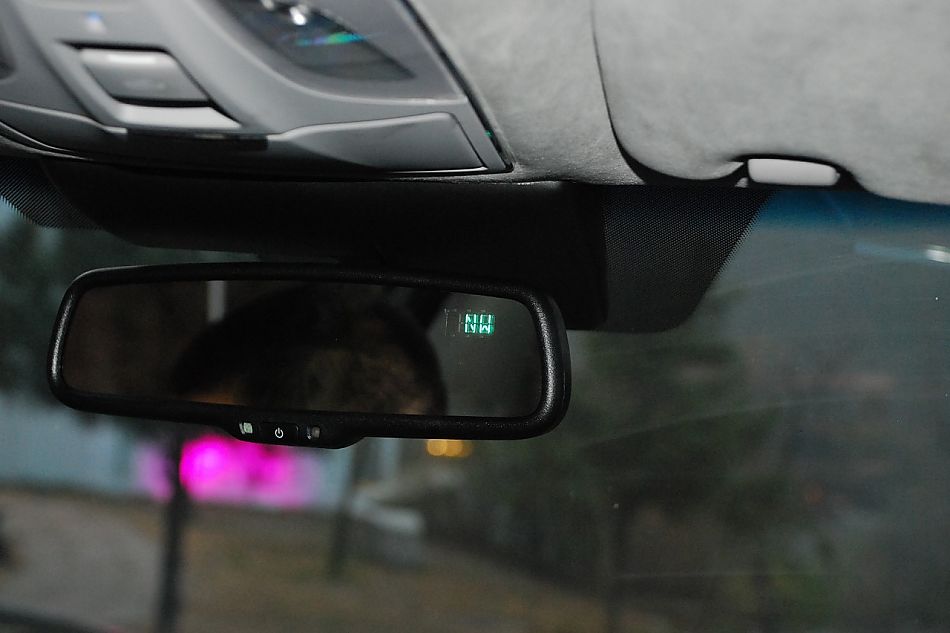 现代EQUUS雅科仕内饰