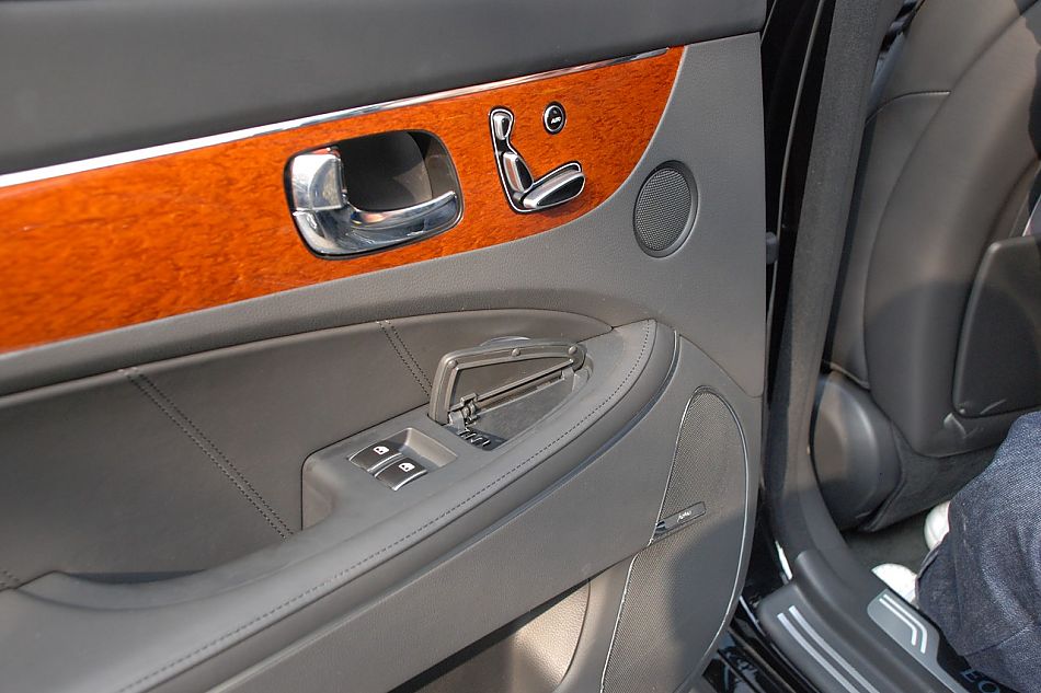 现代EQUUS雅科仕内饰