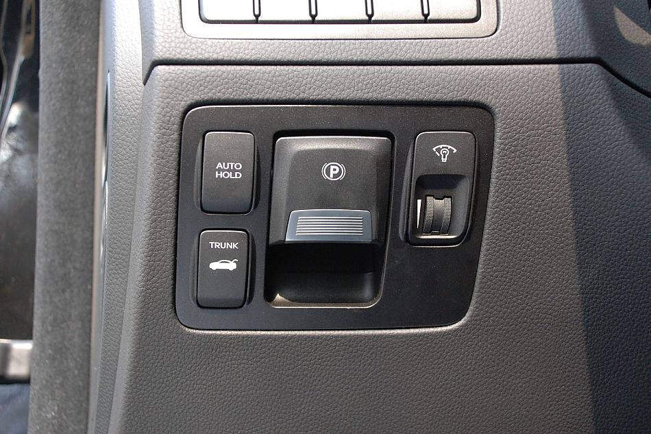 现代EQUUS雅科仕内饰