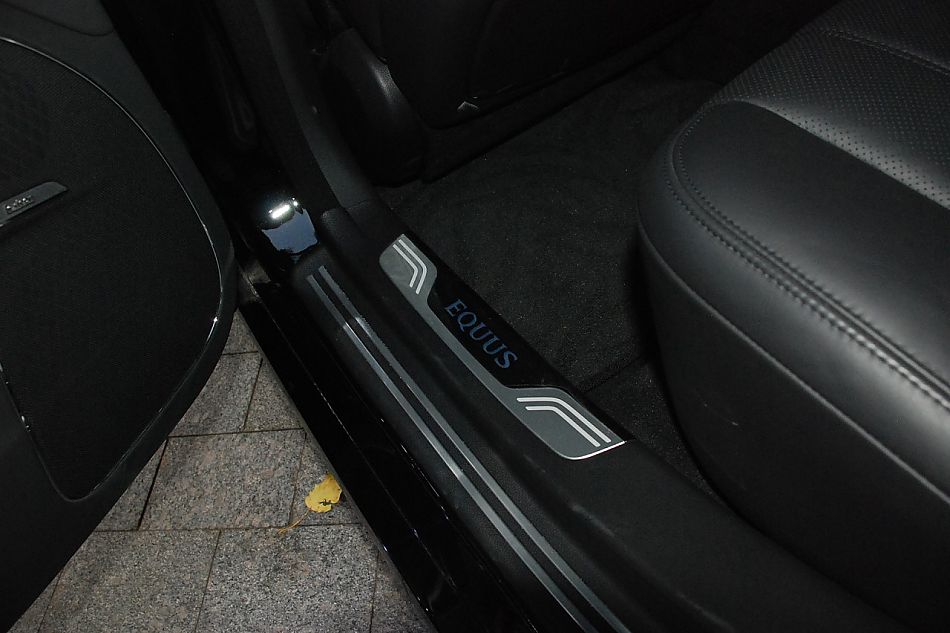 现代EQUUS雅科仕内饰