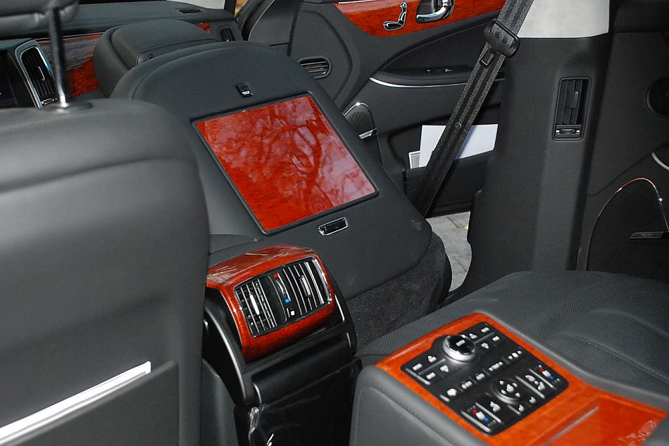 现代EQUUS雅科仕内饰