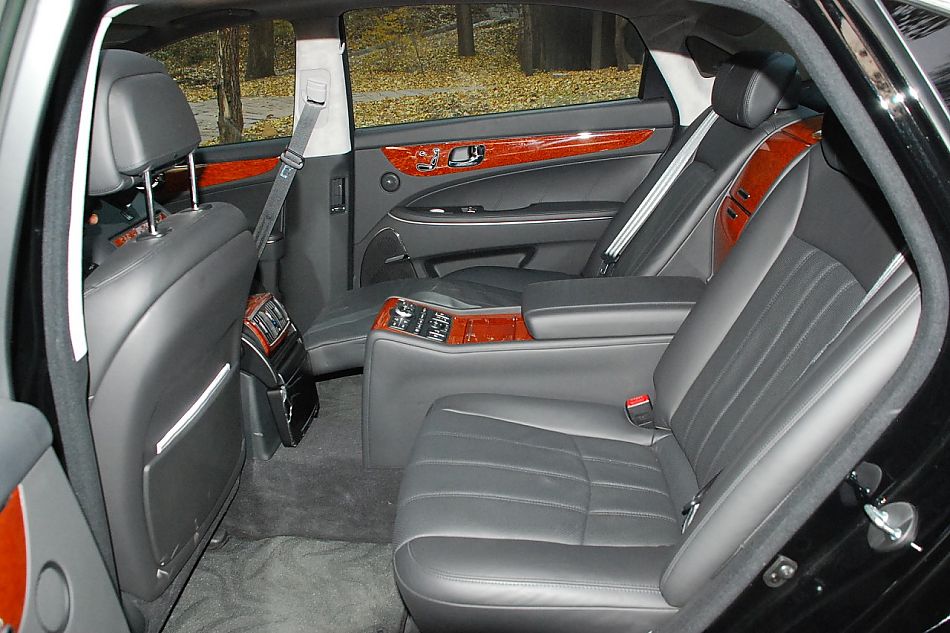 现代EQUUS雅科仕内饰