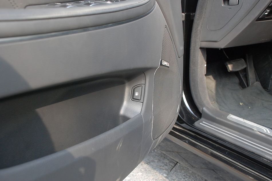 现代EQUUS雅科仕内饰