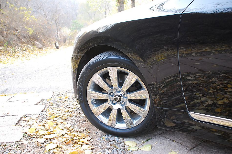 现代EQUUS雅科仕外观