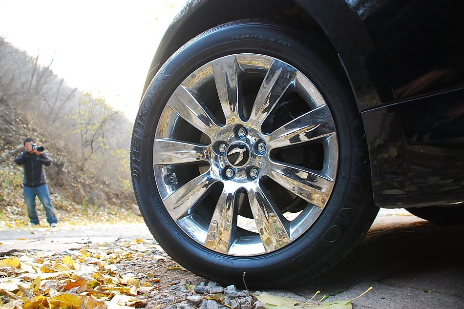 现代EQUUS雅科仕外观