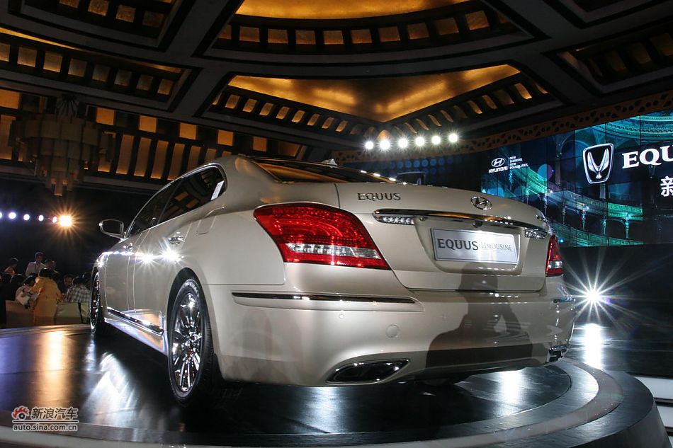 雅科仕加长版上市现场图新车实拍