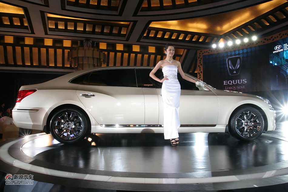 雅科仕加长版上市现场图新车实拍