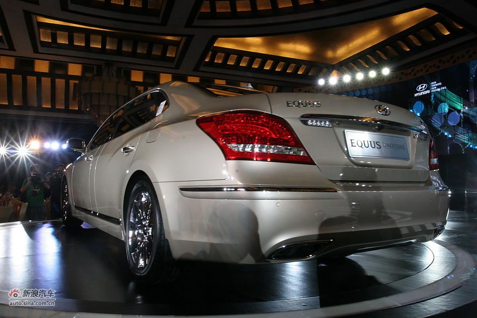 雅科仕加长版上市现场图新车实拍