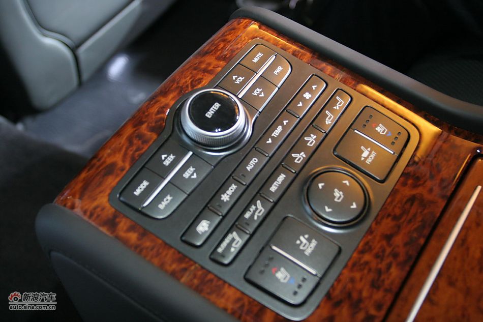 雅科仕加长版上市现场图新车实拍