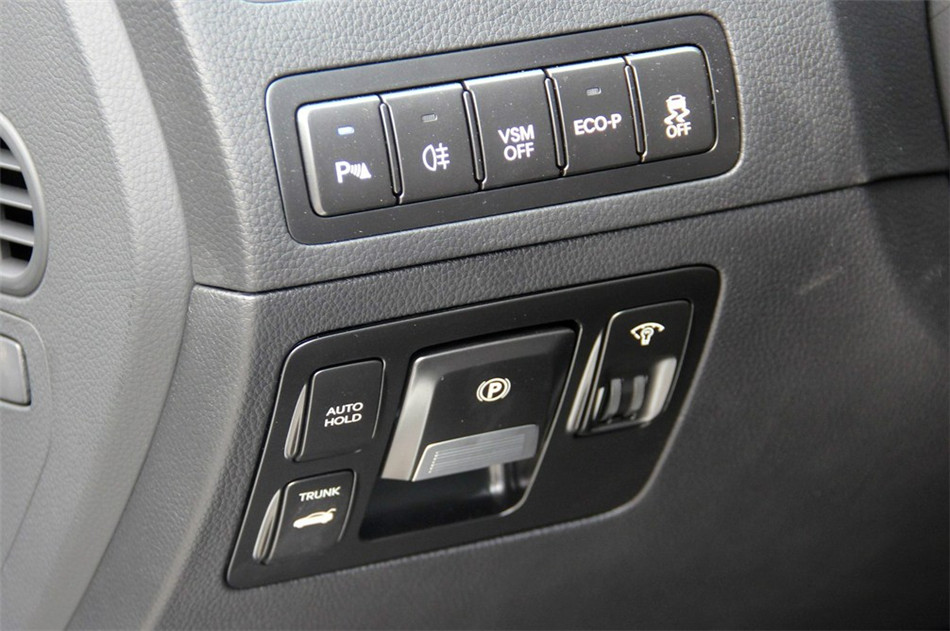 2012款雅科仕加长版5.0L自动旗舰版