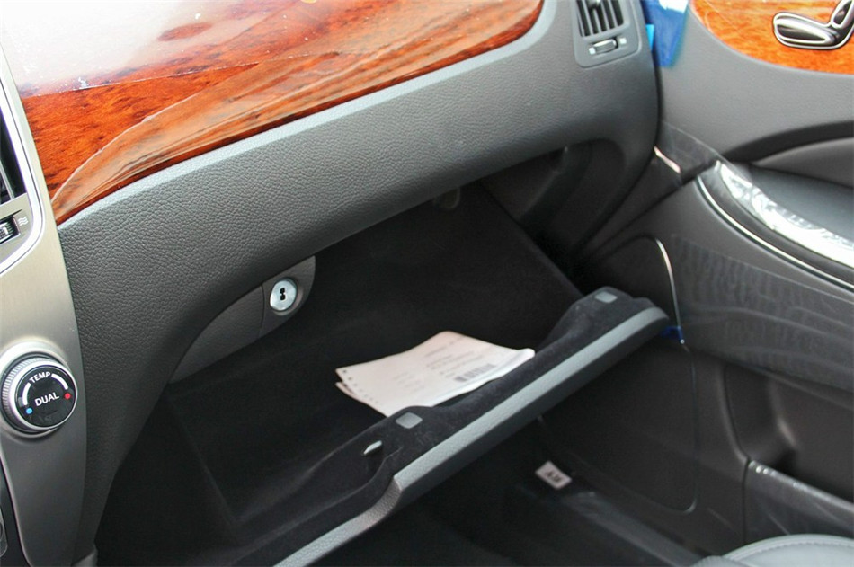 2012款雅科仕加长版5.0L自动旗舰版