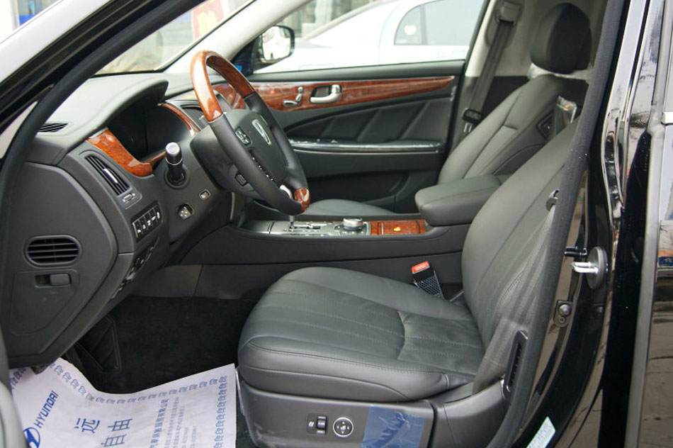 2012款雅科仕加长版5.0L自动旗舰版